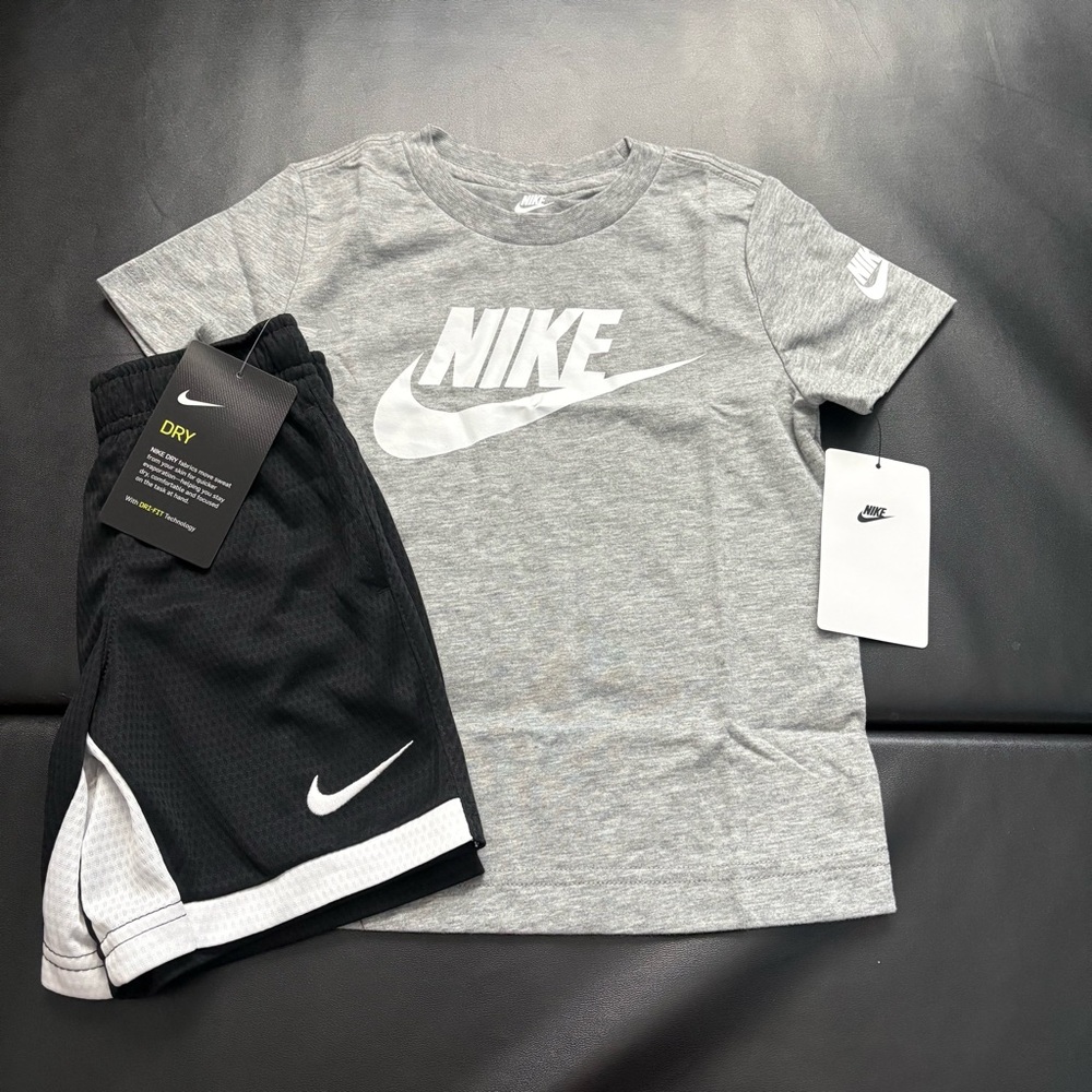 NWT Nike Athletic Set Boys Size 3T